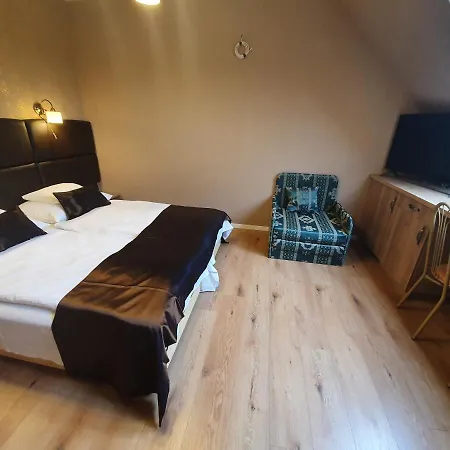 Gæstehus Karolyi Panzio 3*