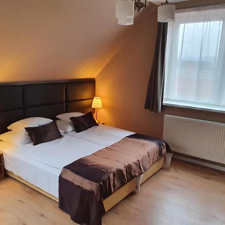 Karolyi Panzio Gæstehus 3*